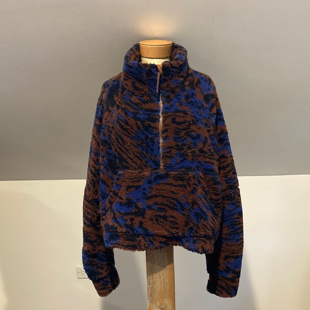 Lululemon Scuba Oversized Fleece Funnel Neck Jacket in Camo Copper Navy - Picture 8 of 13